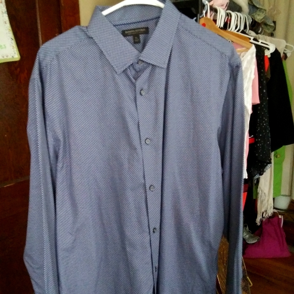 Men's Banana Republic XL button down dress shirt.